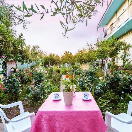 Summer Rose Garden Getaway - A Step To The Beach Kalamata Extérieur photo