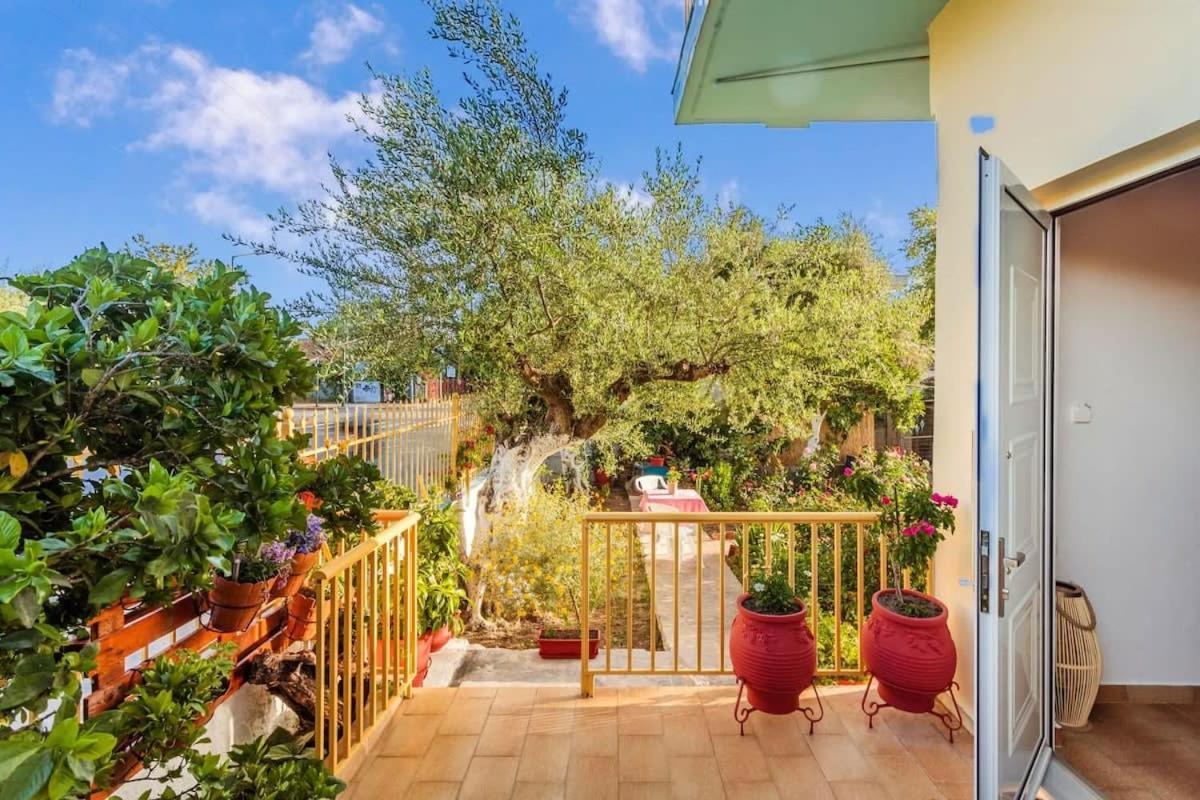 Summer Rose Garden Getaway - A Step To The Beach Kalamata Extérieur photo