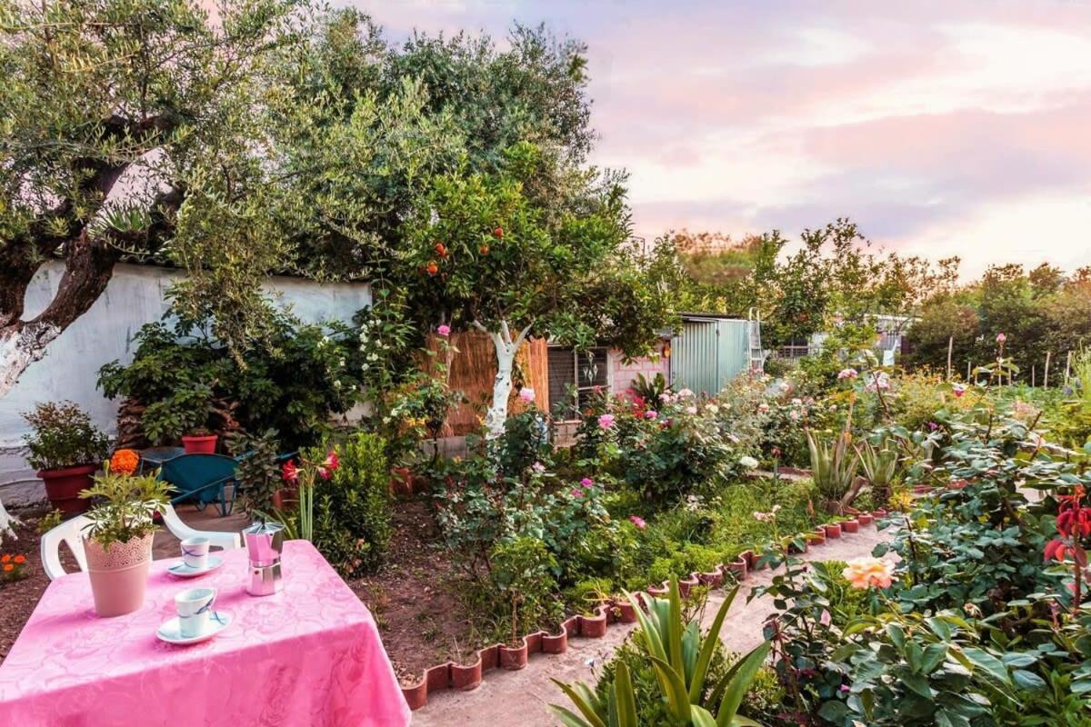 Summer Rose Garden Getaway - A Step To The Beach Kalamata Extérieur photo